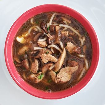 Soupe japonaise - Ramen au poulet  ***