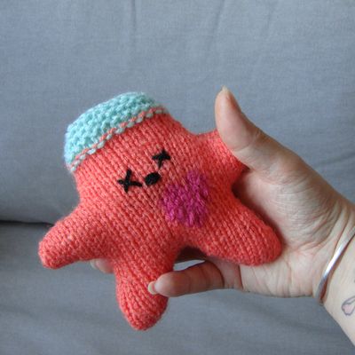 Nawak Bunny - doudou tricoté à la main pour adultes et grands enfants