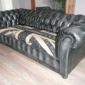 Chesterfield original : noir vieilli et toile de jute