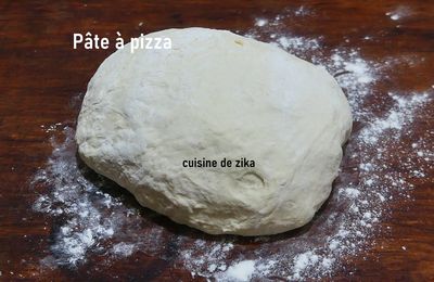 Pâte à pizza épaisse à la semoule