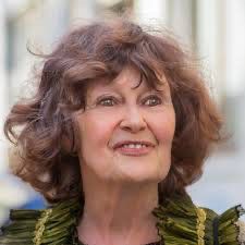 Éva Thomas, lanceuse d’alerte : « Il faut rendre les crimes de l’inceste imprescriptibles »( interview Mediapart 