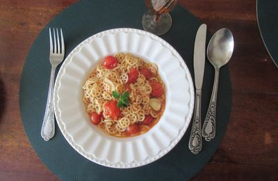 Pâtes artisanales allemandes à la tomate et à l'ail