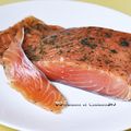 Saumon mariné au sel façon gravlax **