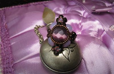 Bague orientale violette
