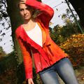 Gilet en sweat de couleur rose rouge jaune mauve