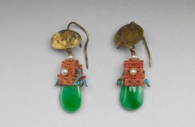 Jadeite earring with coral " xi (happiness)" character and pearls, Qing dynasty (1644-1911)