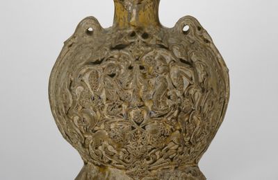 Pilgrim Flask (Bian Hu), Sui (581–618) or early Tang dynasty (618–907), c. late 6th/7th century