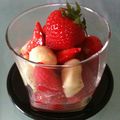 Salade de fraises et bananes au sirop d'orgeat