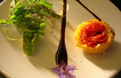 Bouchées de tomates-cerises à la lavande, façon tatin