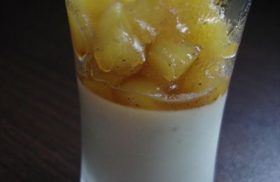 Panna cotta au citron vert et ananas caramélisé (verrine)