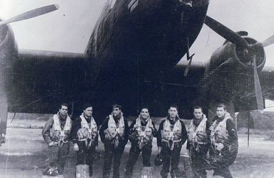 EQUIPAGE DU TUNISIE - Sgt/C Henri PY mécanicien au sol du Lt GIGUET.