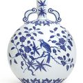 A rare finely painted Ming-style blue and white moonflask, Qing dynasty, Yongzheng period (1723-1735)