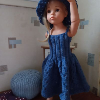 Première tenue d'Emily