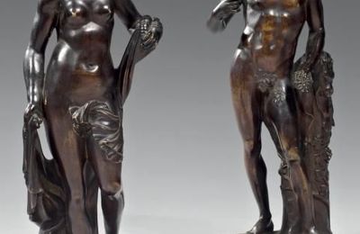 Apollon et Amphitrite Deux statuettes en bronze très finement ciselé et patiné. Epoque Louis XIV