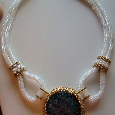 collier herringbone, cabochon en verre feuilles d'argent