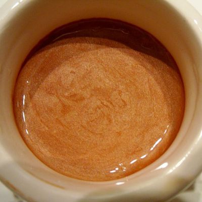 Crème visage effet bonne mine cassis - chocolat