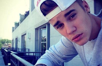 Justin Bieber achète des Iphone aux Beliebers