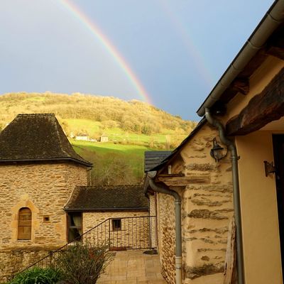 Pluie, soleil, arc-en-ciel...c'est bien le printemps à La Rousselie!