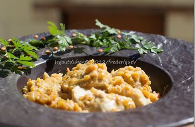 Dahl de lentille corail et au poulet