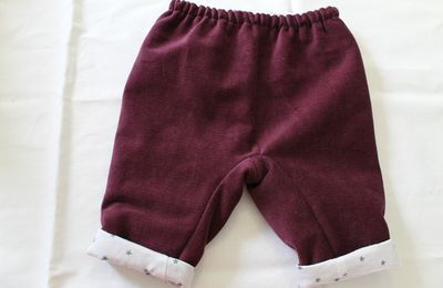 petit pantalon élastiqué