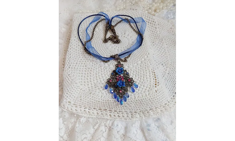 Collier Fleurs Bleues