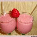 SMOOTHIE AU LAIT D'AMAMDES VANILLE ET FRAISES