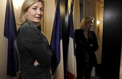 Quand une blonde recopie une autre blonde... Ca donne CA !!!