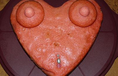 Pour Octobre rose on montre ses seins ... même en gâteau !