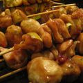 Yakitori poulet : brochettes japonaises (poulet et boulettes de poulet)
