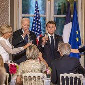Cocktails, dîners... Les dépenses " réceptions " de l'Élysée en forte hausse, pointe la Cour des comptes