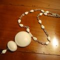 cabochons sertis en jade de montagne - blancs - 