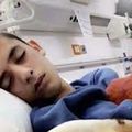 Hassan, 17 ans, paraplégique après avoir été blessé dans le dos