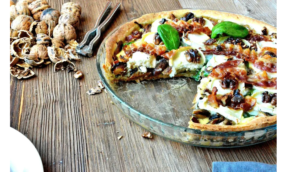 Tarte d'Automne: Champignons, Chèvre, Bacon, Noix et Ail