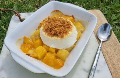 Ricotta rôtie à la mangue, miettes de spéculoos