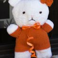 Un petit chat Hello Kitty, tricoté