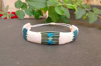 Bracelet bohême tissé macramé et miyuki - bleu nacre et blanc