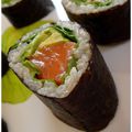 Maki sushi (saumon-avocat)