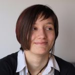 Corps flottant sur l'eau, l'eau de la fontaine.