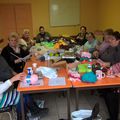 Le club de tricot en plein travail