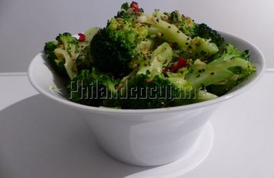 Brocoli sauté à l'ail et aux graines de sésame et de chia