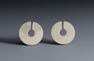 Jue (slit ring) with Dragon Design, Early Spring and Autumn Period