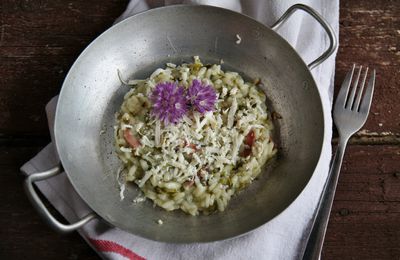 Risotto au Silène, speck et ricotta fumée