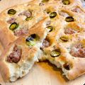 Focaccia aux poireaux et saucisse italienne et atelier Soubry