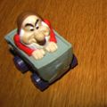 Figurine Grincheux en wagon - BLANCHE NEIGE ET LES SEPT NAINS -