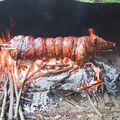 Le cochonnet du Larzac farci, à la broche