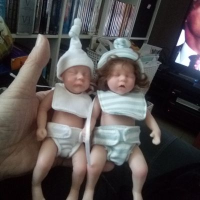 layette pour mini bébés reborn