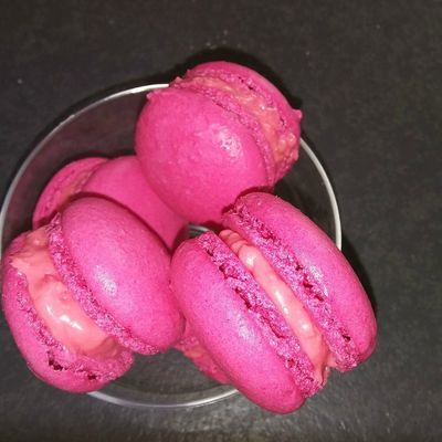 Macarons aux pralinés roses