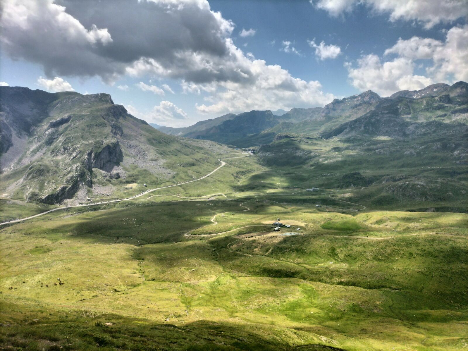 Col du Pourtalet, rando Pombie-Peyreget, montée vers le col de Pombie, col du Pourtalet. (64)