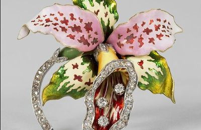 Art Nouveau Enamel Diamond Gold Brooch, Attributed to Vever, Circa 1900's