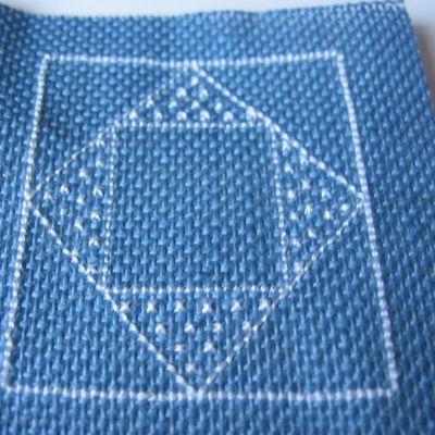 Sal biscornu rose et pois - étape 1